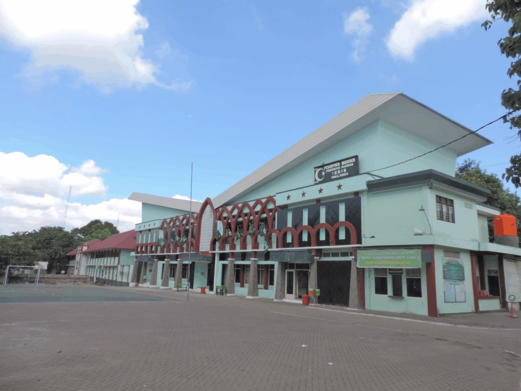 Pondok Pesantren Modern IMMIM Putra Makassar