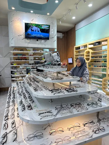 tempat optik makasar